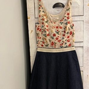 Beautiful Rachel Roy dress perfect for spring. Adorable cut out with 🎀